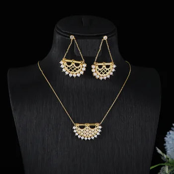 2023 Luxus nyaklánc, fülbevaló szett nők számára Dubai Arab stílus Geometic Design gyöngy Nyaklánc Party Esküvői Ékszer Szett